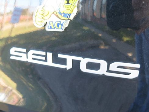 Used 2024 Kia Seltos S image 9