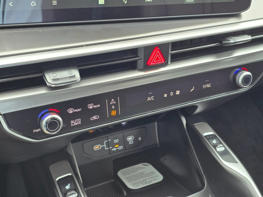 New 2026 Kia Sorento S w/ S Panoramic Sunroof Package FWD image 30