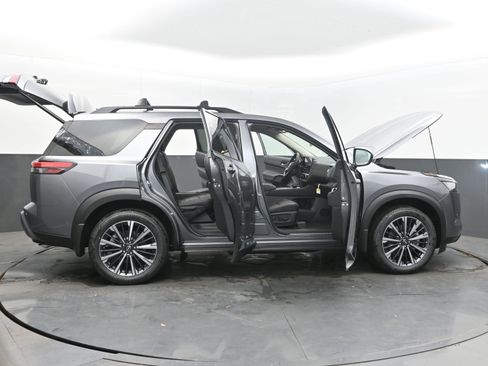 New 2026 Nissan Pathfinder Platinum FWD image 47