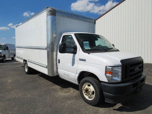 Used 2022 Ford E-350 and Econoline 350 Super Duty RWD image 9