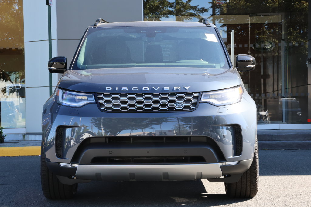 New 2026 Land Rover Discovery S AWD/4WD image 3