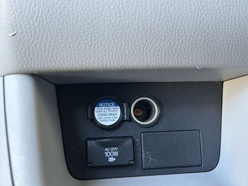 Used 2015 Toyota Highlander Limited image 19