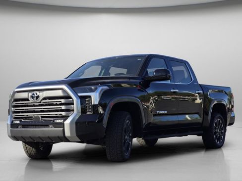 Used 2025 Toyota Tundra Limited AWD/4WD image 21