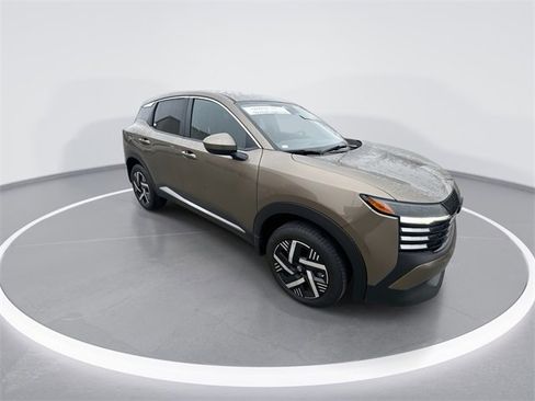 Certified 2025 Nissan Kicks SV image 2