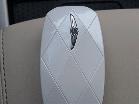 Used 2026 Genesis GV70 2.5T Select image 31