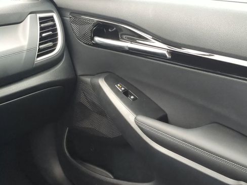 Certified 2025 Kia Seltos EX w/ EX Sunroof Package image 13