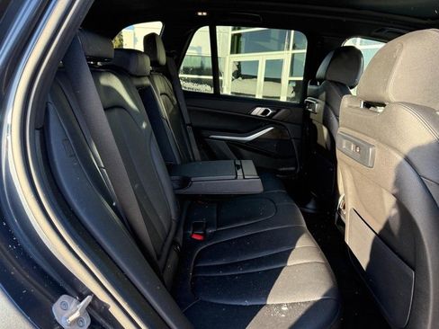 Used 2022 BMW X5 xDrive45e image 12