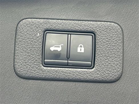 Used 2024 Nissan Armada Platinum w/ Captain's Chairs Package image 14