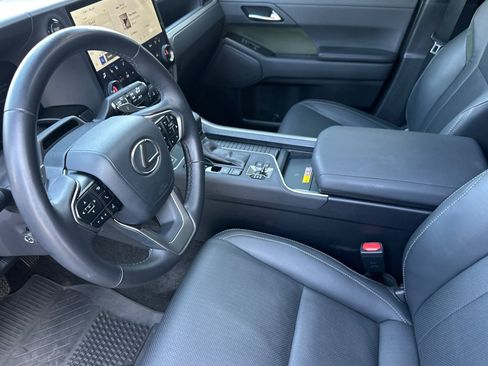 Used 2024 Lexus GX 550 AWD/4WD image 4