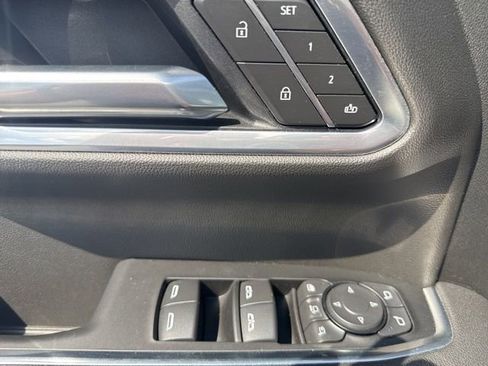 Used 2026 Chevrolet Silverado 2500 LTZ w/ LTZ Convenience Package image 21