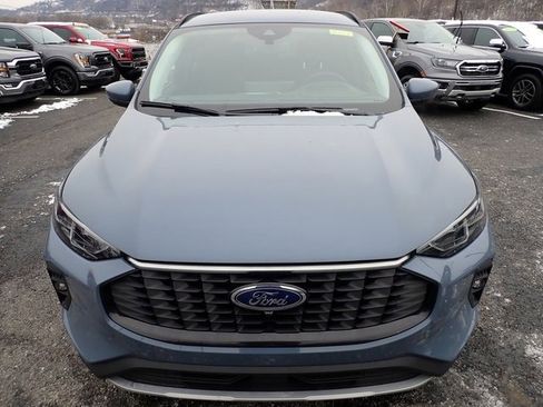 Certified 2025 Ford Escape Platinum w/ Premium Technology Package image 11