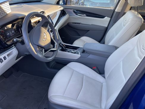 Certified 2025 Cadillac XT6 Premium Luxury image 5