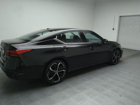 Used 2024 Nissan Altima 2.5 SR FWD image 10