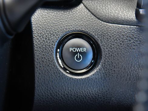 Used 2025 Toyota Camry SE w/ Convenience Package FWD image 31