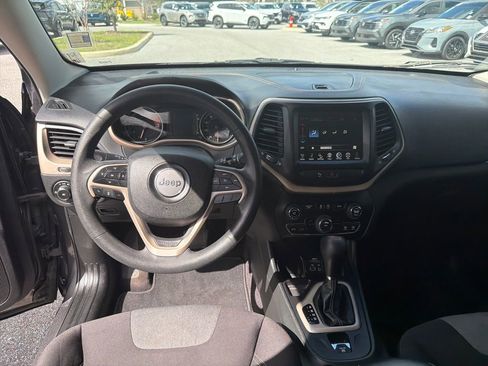 Used 2018 Jeep Cherokee Latitude image 27