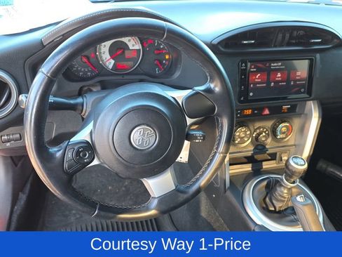 Used 2020 Toyota 86 RWD image 12