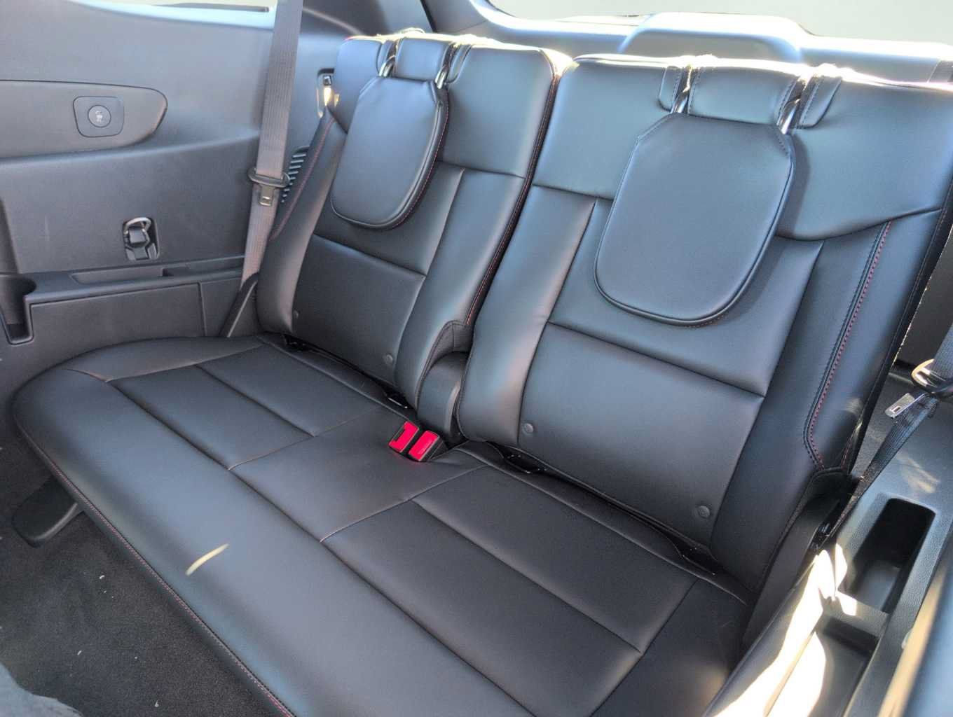 New 2026 Ford Explorer ST-Line w/ ST-Line Street Pack RWD image 24