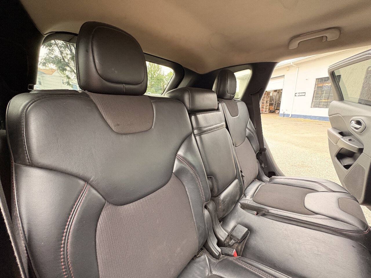 Used 2014 Jeep Cherokee Trailhawk w/ Cold Weather Group AWD/4WD image 18