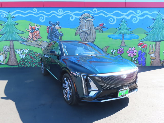 Certified 2026 Cadillac Lyriq Premium Luxury w/ LPO, Floor Liner Package AWD/4WD image 47
