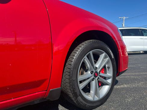 Used 2013 Dodge Avenger SXT w/ Rallye Appearance Group image 14