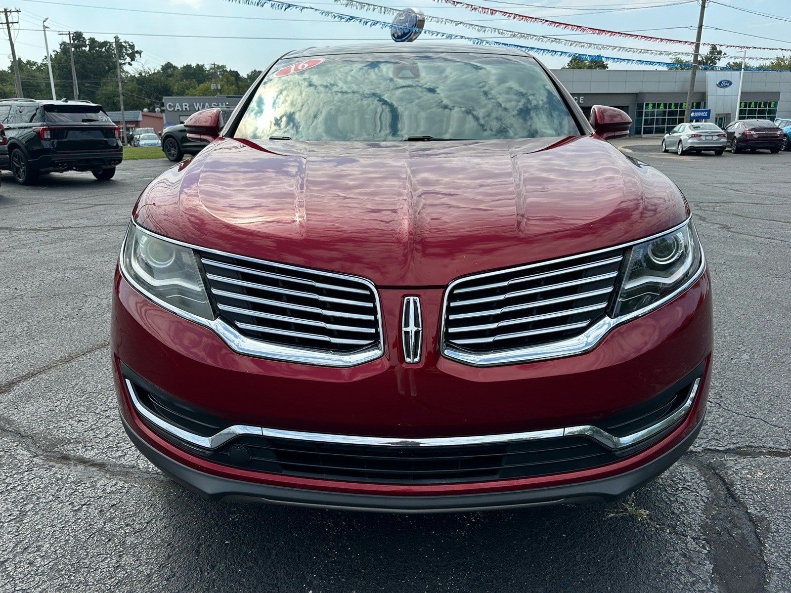 Used 2016 Lincoln MKX Reserve w/ Equipment Group 102A AWD/4WD image 2