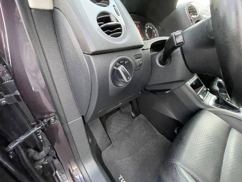 Used 2016 Volkswagen Tiguan S image 15