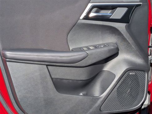 New 2025 Mitsubishi Outlander ES image 13