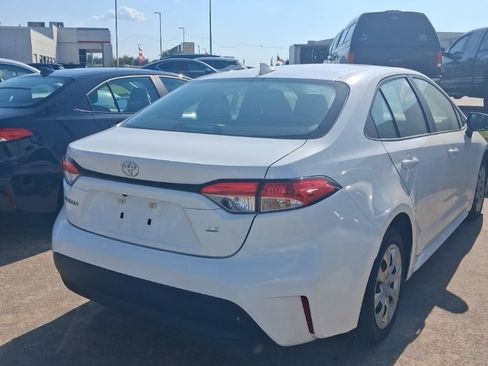 Used 2025 Toyota Corolla LE FWD image 2