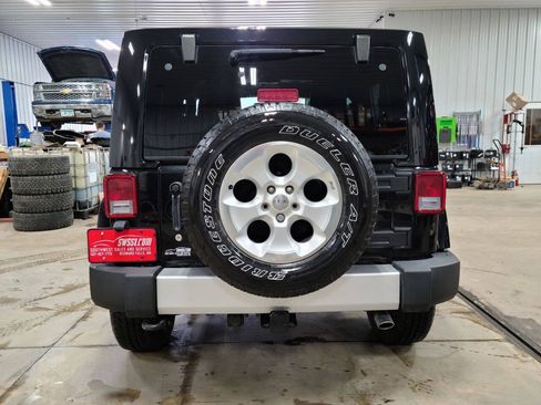 Used 2013 Jeep Wrangler Sahara w/ Dual Top Group AWD/4WD image 4