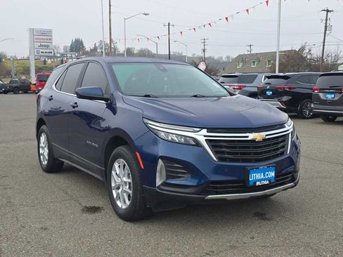 Used 2022 Chevrolet Equinox LT w/ Driver Convenience Package image 7