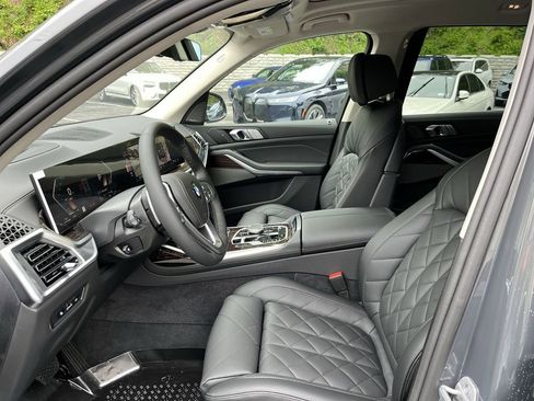 Used 2026 BMW X7 xDrive40i w/ Premium Package image 11