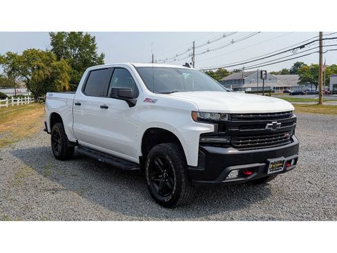 Used 2020 Chevrolet Silverado 1500 LT Trail Boss image 3