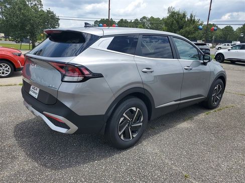 New 2025 Kia Sportage LX image 4