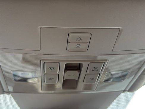 Used 2023 Volkswagen Atlas SEL image 21