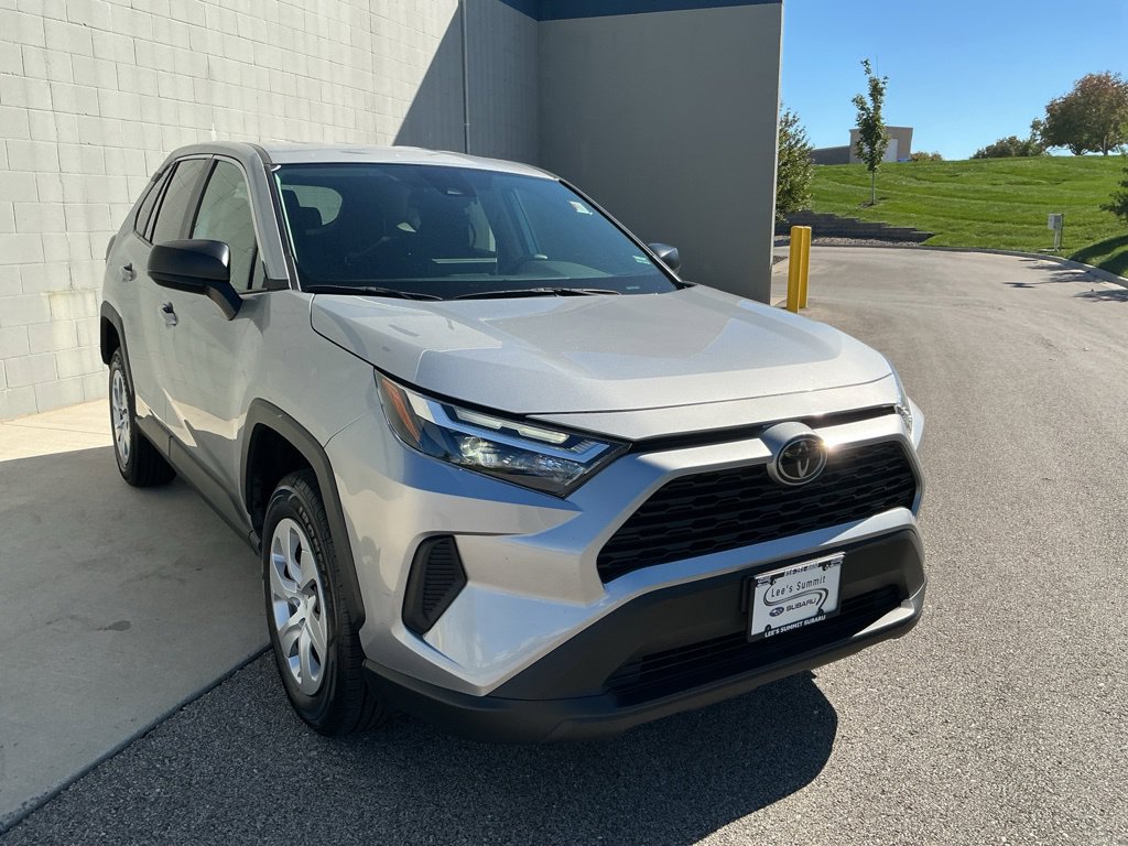 Used 2025 Toyota RAV4 LE AWD/4WD image 14