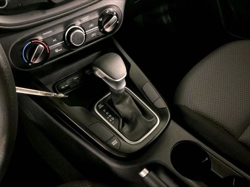 Certified 2025 Kia Soul LX w/ LX Technology Package image 17