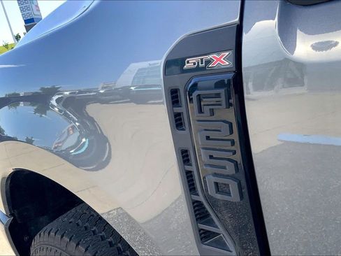 Used 2024 Ford F250 XL w/ STX Appearance Package AWD/4WD image 4