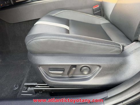 Used 2025 Toyota Camry SE FWD image 18