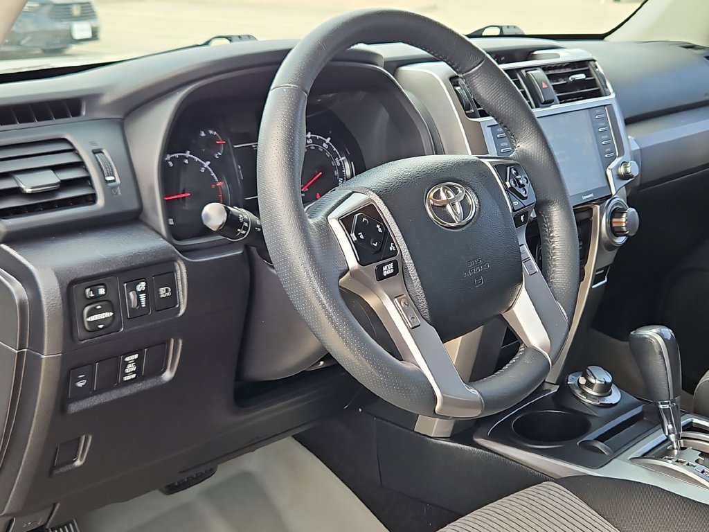 Used 2021 Toyota 4Runner SR5 AWD/4WD image 10