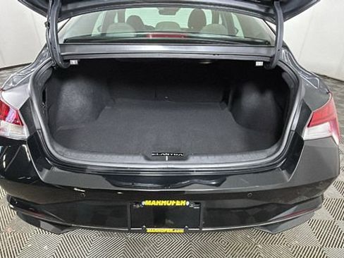 Used 2023 Hyundai Elantra Limited FWD image 28