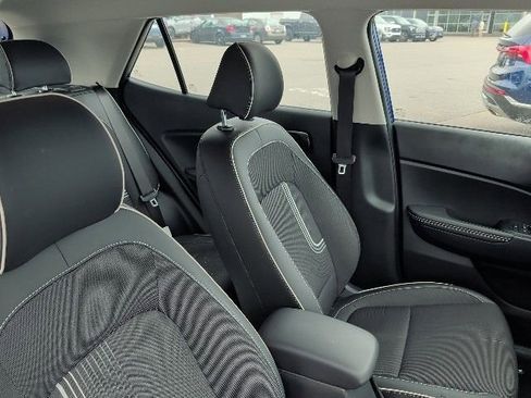 Certified 2025 Hyundai Venue Limited image 9