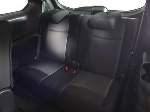 Used 2019 Nissan Pathfinder S image 26