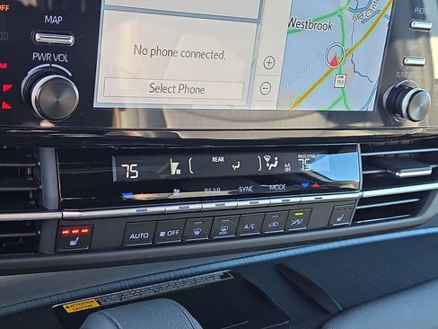 Certified 2024 Toyota Sienna XSE image 18