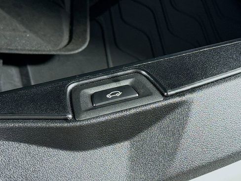 Used 2025 BMW X5 xDrive40i w/ Climate Comfort Package AWD/4WD image 29