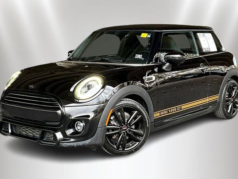 Used 2021 MINI Cooper 2-Door Hardtop image 3