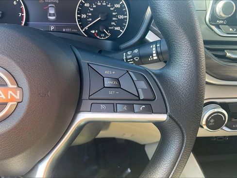 Used 2025 Nissan Altima 2.5 SV image 14