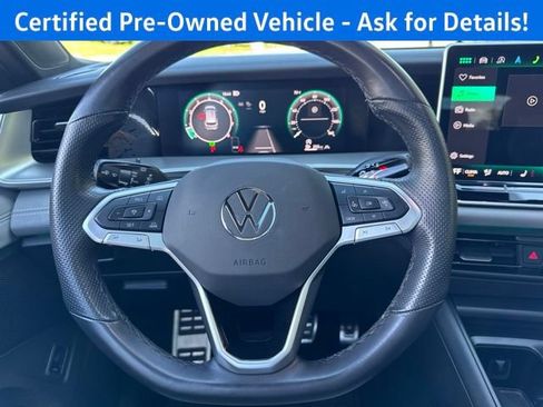 Used 2025 Volkswagen Tiguan SE R-Line AWD/4WD image 13