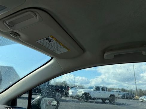 Used 2020 Toyota Corolla LE image 21