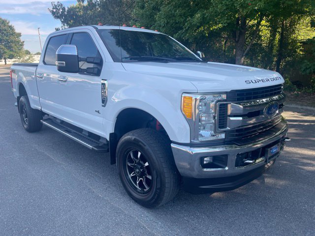 Used 2017 Ford F250 XLT w/ XLT Premium Package AWD/4WD image 7