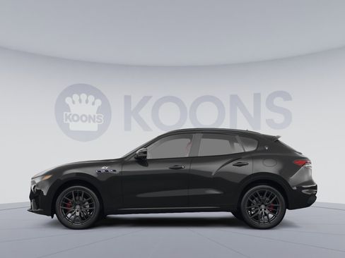 Used 2022 Maserati Levante GT image 2